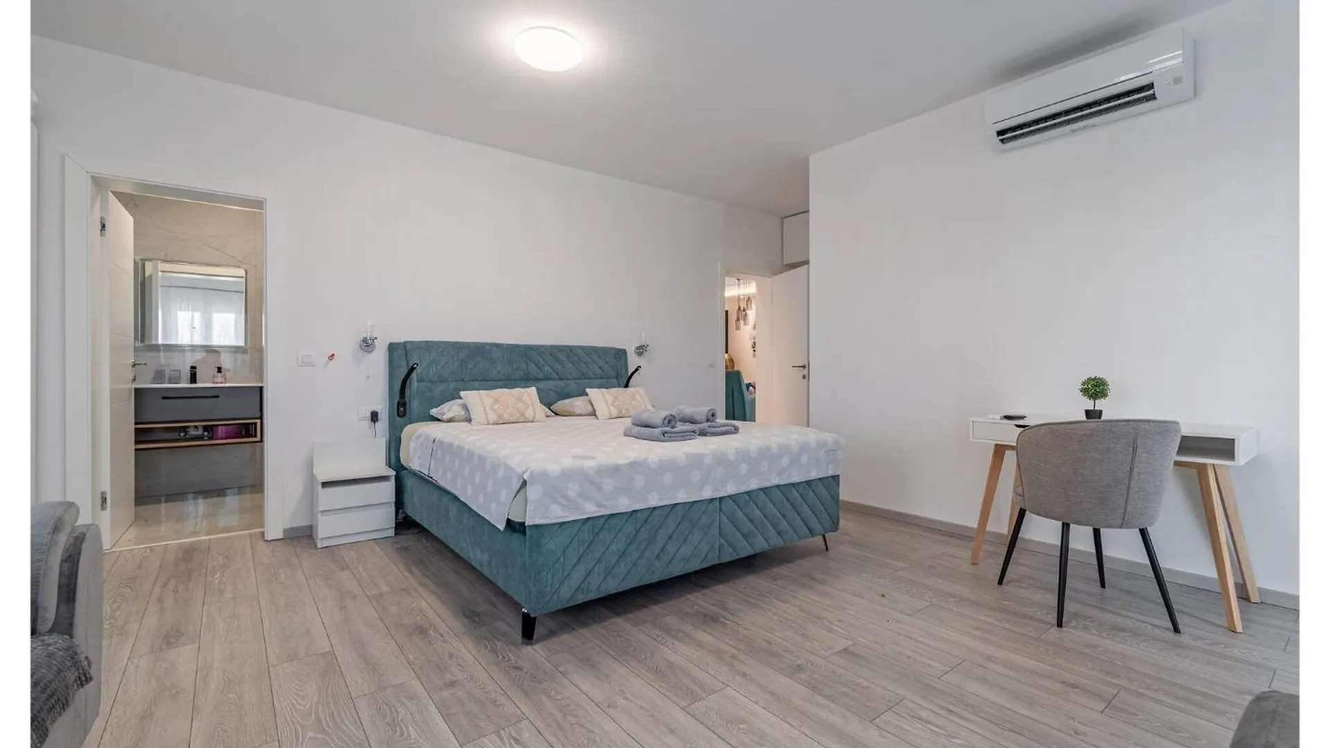 Holiday home 5 Bedroom Nice Home In Vidulini