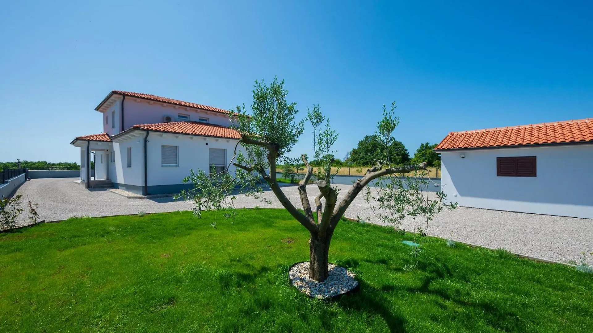 5 Bedroom Nice Home In Vidulini