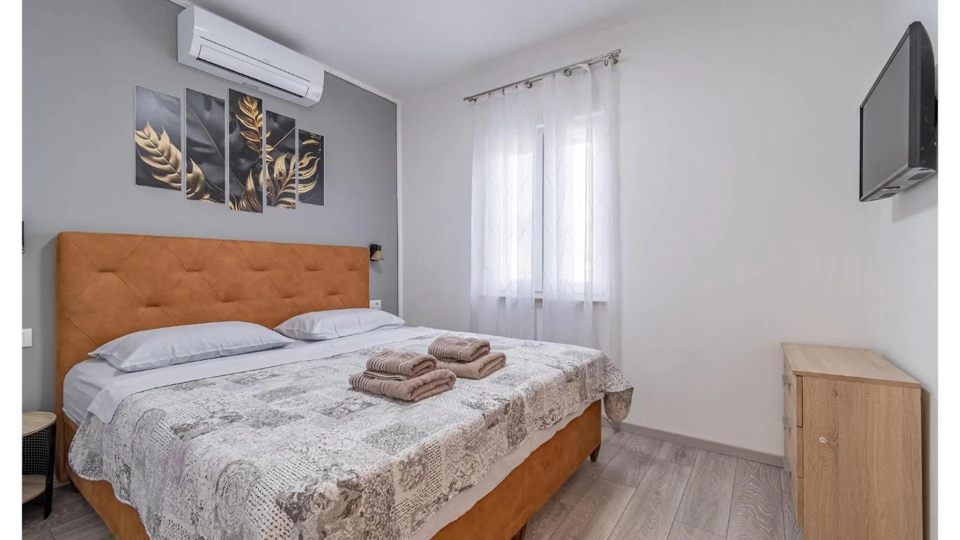 5 Bedroom Nice Home In Vidulini 0*,